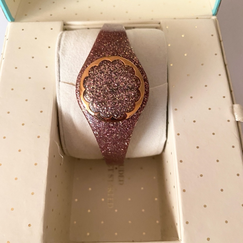 Kate Spade Scallop Tracking Device - Picture 6 of 11